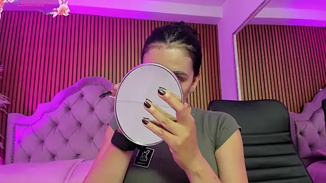 Violett hott  online show from 03/31/26, 12:29