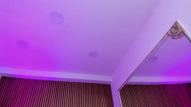 Violett hott  online show from 03/14/26, 12:55