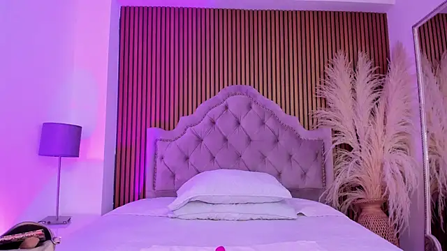 Violett hott  online show from 03/01/26, 12:38