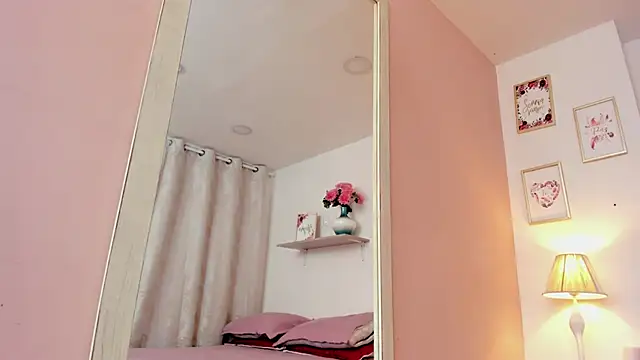 Snapshot of VictoriaGarret chatting on 02/06/26, 12:23 VictoriaGarret online show from 02/06/26, 12:23