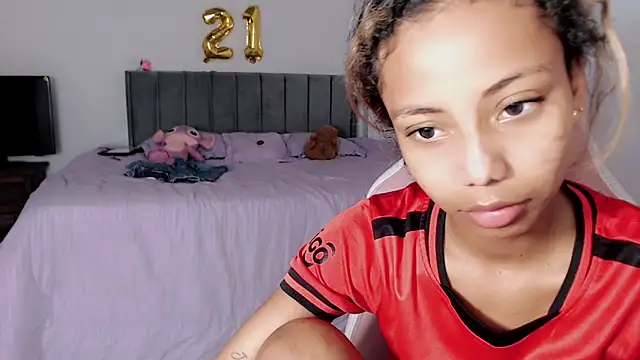 Snapshot of linda_brown_ chatting on 06/27/26, 12:33 linda brown online show from 06/27/26, 12:33