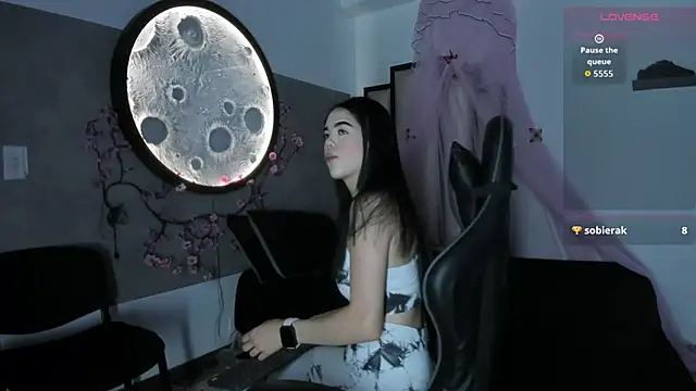 Luna  02 online show from 03/07/26, 11:38