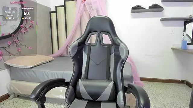 Luna  02 online show from 03/25/26, 11:31