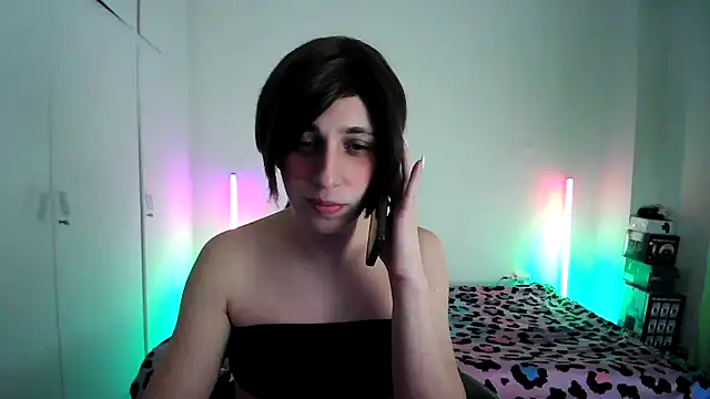 HoneyValentine online show from 04/04/26, 06:47