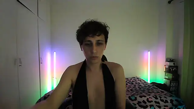 HoneyValentine online show from 05/23/26, 06:40