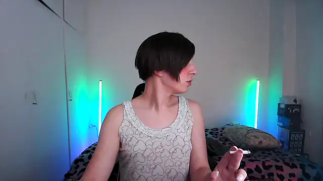 HoneyValentine online show from 04/16/26, 07:03