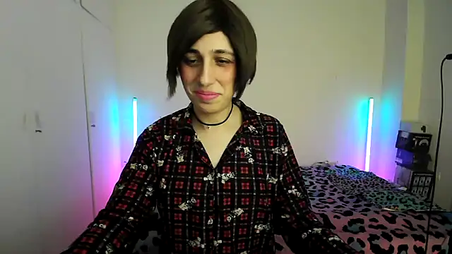 HoneyValentine online show from 03/23/26, 08:52