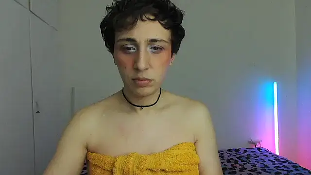 HoneyValentine online show from 03/11/26, 07:30