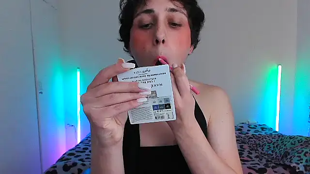 HoneyValentine online show from 03/20/26, 08:32