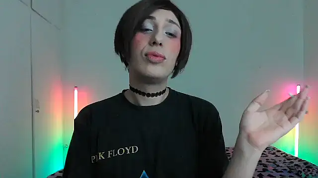 Snapshot of HoneyValentine chatting on 02/15/26, 11:25 HoneyValentine online show from 02/15/26, 11:25