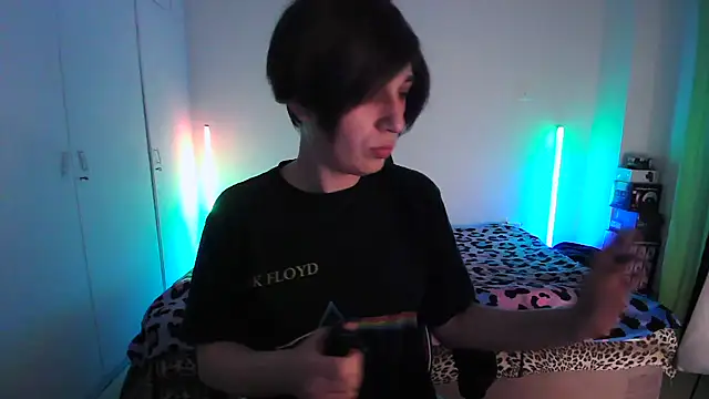 HoneyValentine online show from 05/21/26, 06:49