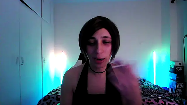 HoneyValentine online show from 03/27/26, 08:54