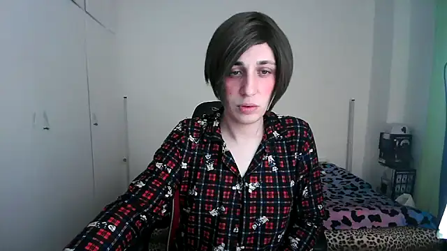 HoneyValentine online show from 04/23/26, 06:53