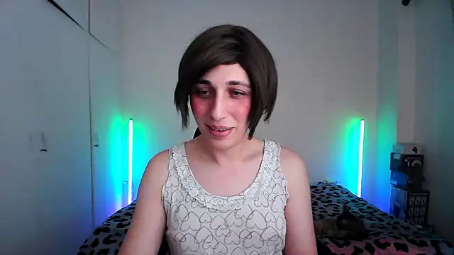 HoneyValentine online show from 04/15/26, 07:58