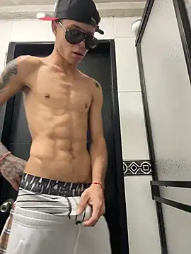 Zeus Bigcock21 online show from 01/08/26, 06:47