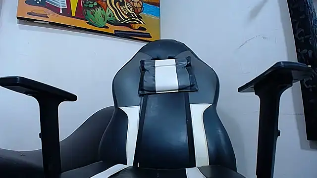 Snapshot of michell_hot29 chatting on 02/16/26, 11:35 michell hot29 online show from 02/16/26, 11:35