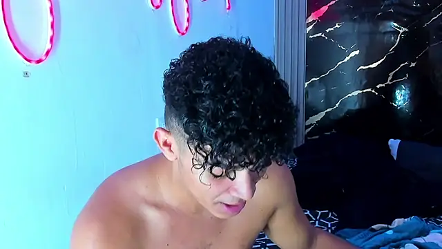 jamescurly00 online show from 02/19/26, 06:43