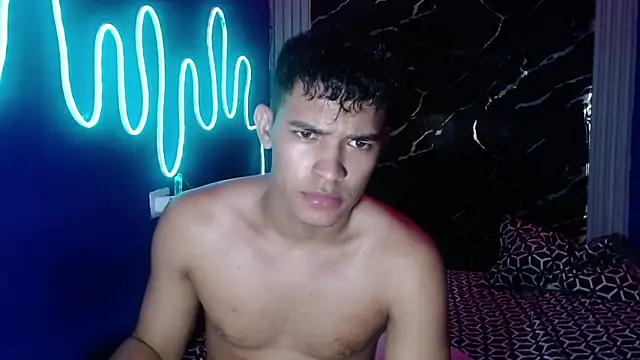 jamescurly00 online show from 04/08/26, 08:38