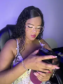 Snapshot of Antonella_03s chatting on 06/14/26, 04:46 Antonella 03s online show from 06/14/26, 04:46