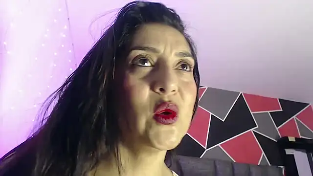 Snapshot of samanta_xi chatting on 02/06/26, 05:14 samanta xi online show from 02/06/26, 05:14