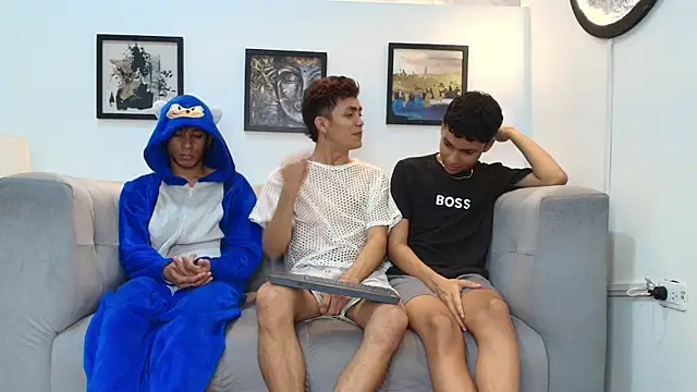 Snapshot of AVENGER_BOYS2026 chatting on 01/12/26, 01:45 AVENGER BOYS2026 online show from 01/12/26, 01:45