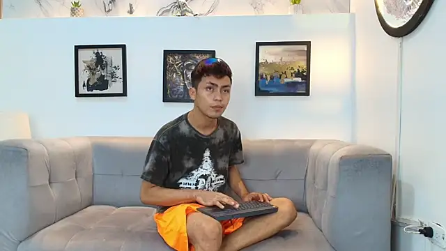 Snapshot of AVENGER_BOYS2026 chatting on 01/10/26, 01:12 AVENGER BOYS2026 online show from 01/10/26, 01:12