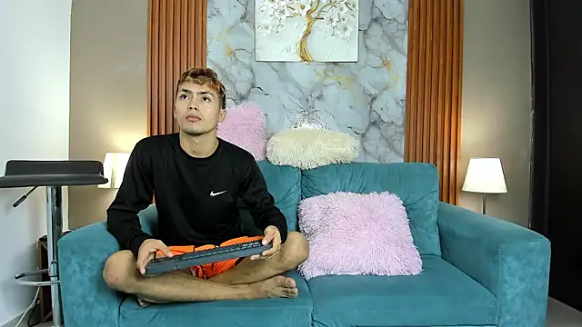 Snapshot of AVENGER_BOYS2026 chatting on 02/25/26, 07:36 AVENGER BOYS2026 online show from 02/25/26, 07:36