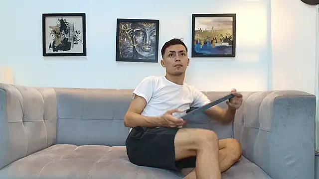 Snapshot of AVENGER_BOYS2026 chatting on 01/18/26, 01:20 AVENGER BOYS2026 online show from 01/18/26, 01:20