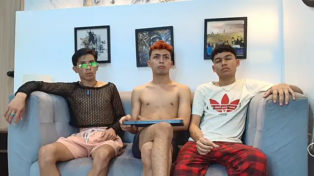 Snapshot of AVENGER_BOYS2026 chatting on 02/07/26, 01:24 AVENGER BOYS2026 online show from 02/07/26, 01:24