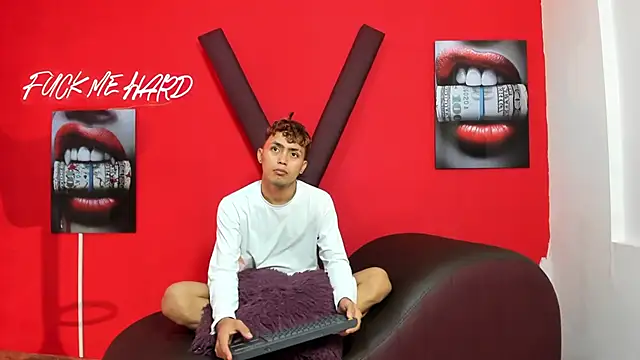 AVENGER BOYS2026 online show from 03/25/26, 07:13