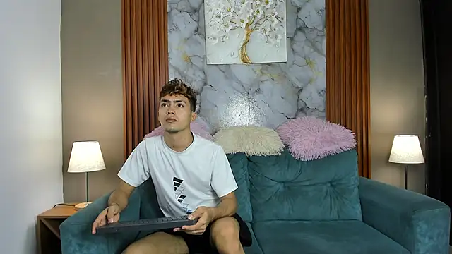 AVENGER BOYS2026 online show from 04/05/26, 07:15