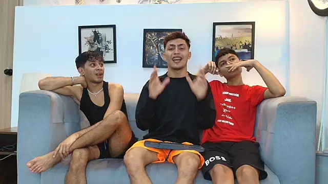 Snapshot of AVENGER_BOYS2026 chatting on 01/17/26, 01:20 AVENGER BOYS2026 online show from 01/17/26, 01:20