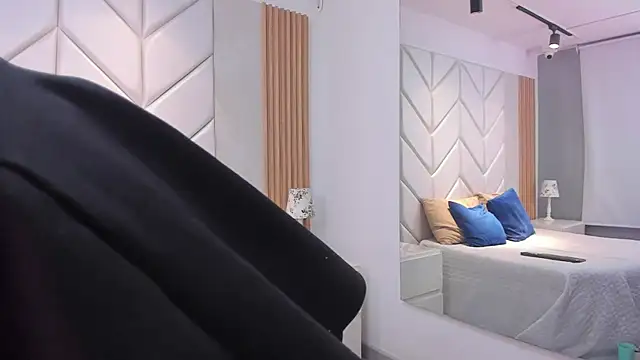 DafneBenett online show from 01/15/26, 12:08