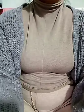 Tulip Giang online show from 01/13/26, 04:33