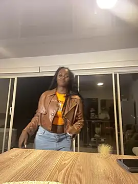 Snapshot of laaspri chatting on 02/14/26, 02:01 laaspri online show from 02/14/26, 02:01