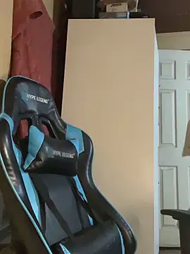 ParejaSutra69 online show from 04/05/26, 11:00