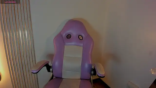 Snapshot of Iamcami_ chatting on 02/18/26, 07:10 Iamcami online show from 02/18/26, 07:10