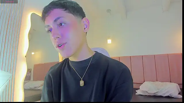 Snapshot of Iamcami_ chatting on 02/04/26, 07:09 Iamcami online show from 02/04/26, 07:09