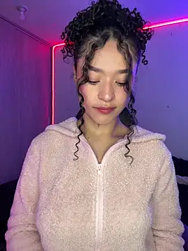 crystal dlun online show from 03/21/26, 04:00