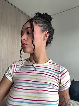 crystal dlun online show from 04/21/26, 08:37