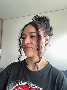 crystal dlun online show from 02/21/26, 06:54