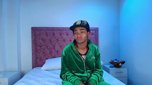 Cristal and luke online show from 05/15/26, 03:48