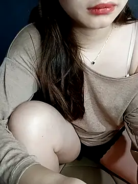 Snapshot of ChanChanLy chatting on 02/24/26, 02:01 ChanChanLy online show from 02/24/26, 02:01