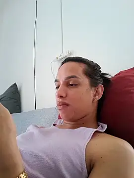 Snapshot of ofjuliaa chatting on 05/15/26, 05:55 ofjuliaa online show from 05/15/26, 05:55
