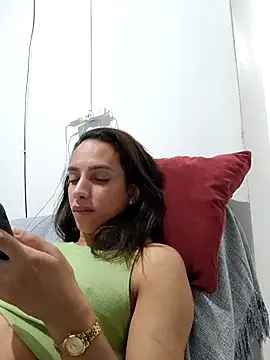 Snapshot of ofjuliaa chatting on 05/17/26, 05:40 ofjuliaa online show from 05/17/26, 05:40