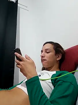 Snapshot of ofjuliaa chatting on 04/19/26, 11:18 ofjuliaa online show from 04/19/26, 11:18