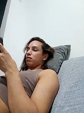 ofjuliaa online show from 04/16/26, 12:55