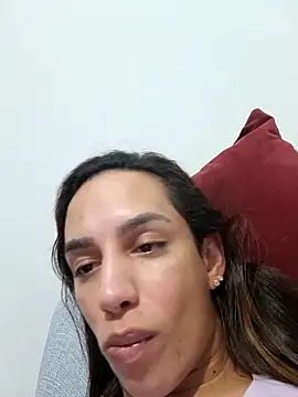 ofjuliaa online show from 04/15/26, 08:53