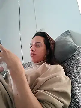 Snapshot of ofjuliaa chatting on 05/25/26, 02:38 ofjuliaa online show from 05/25/26, 02:38