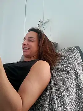 ofjuliaa online show from 04/04/26, 02:12